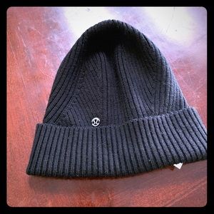 Lululemon NWOT knit beanie